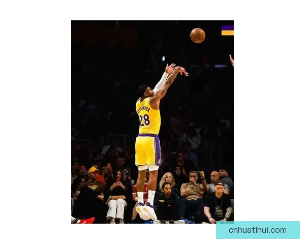 湖人力求复仇雷霆 詹姆斯与戴维斯联手抗衡亚历山大三杀梦想